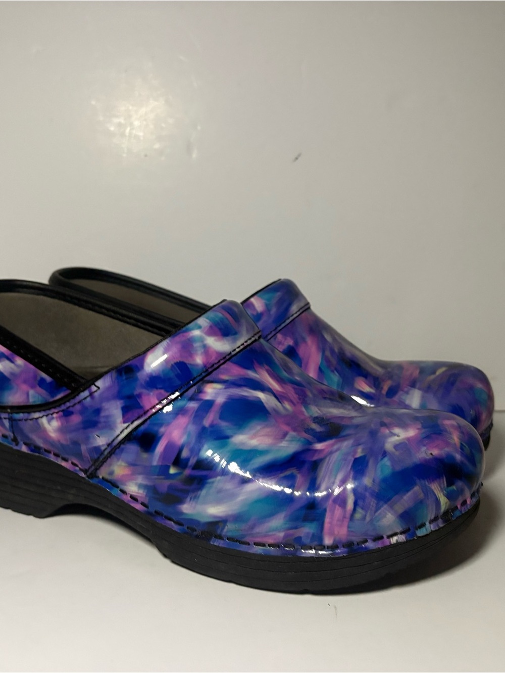 Dansko LT Pro Women’s Purple Blue Abstract Slip-On Clogs Size 39 (8.5/9)